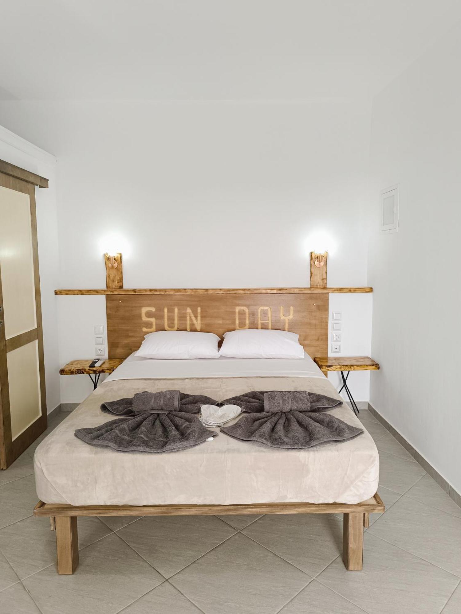 Sun Day Apartments Free Airport Shuttle Artemida  Dış mekan fotoğraf