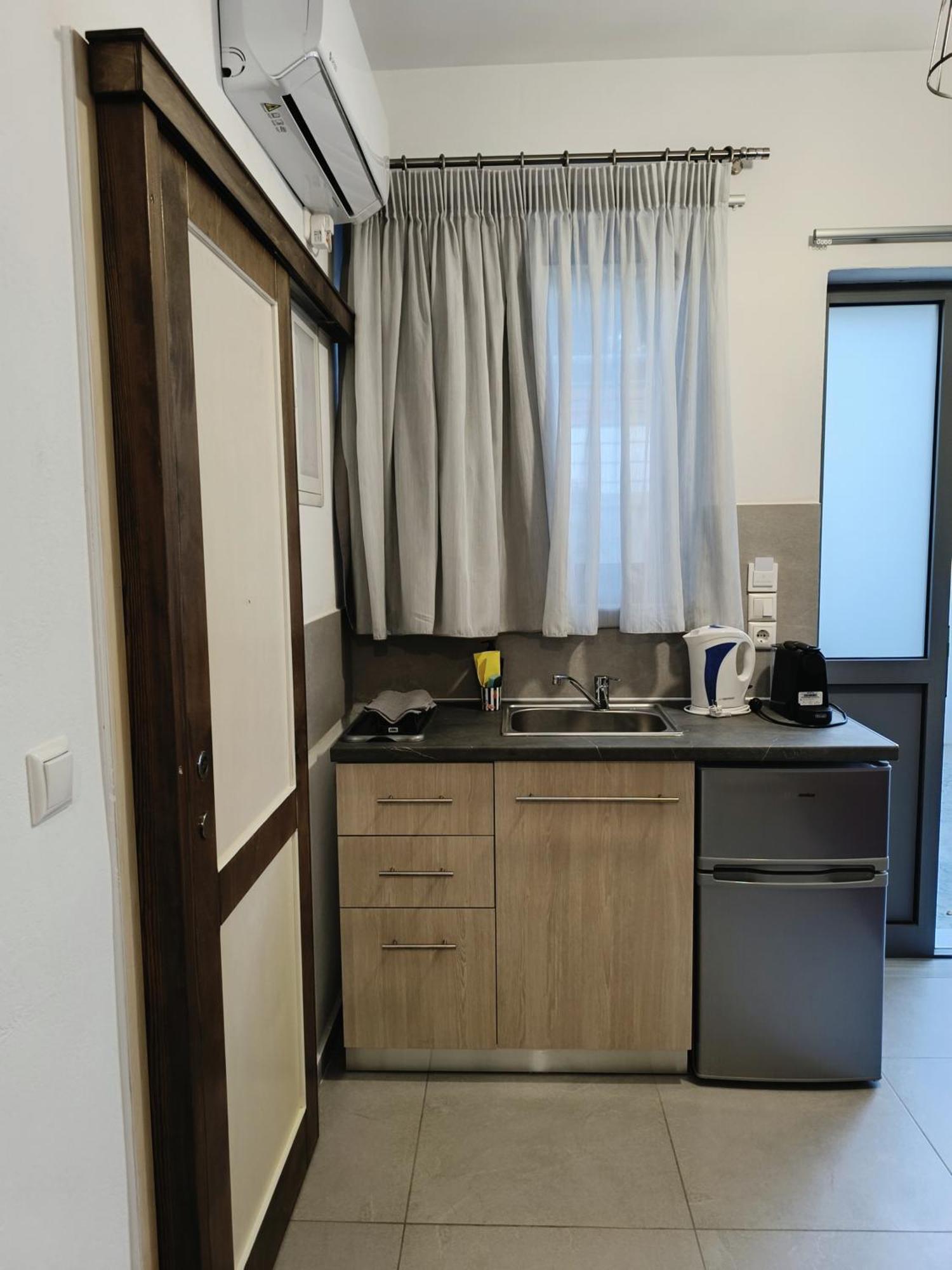 Sun Day Apartments Free Airport Shuttle Artemida  Dış mekan fotoğraf