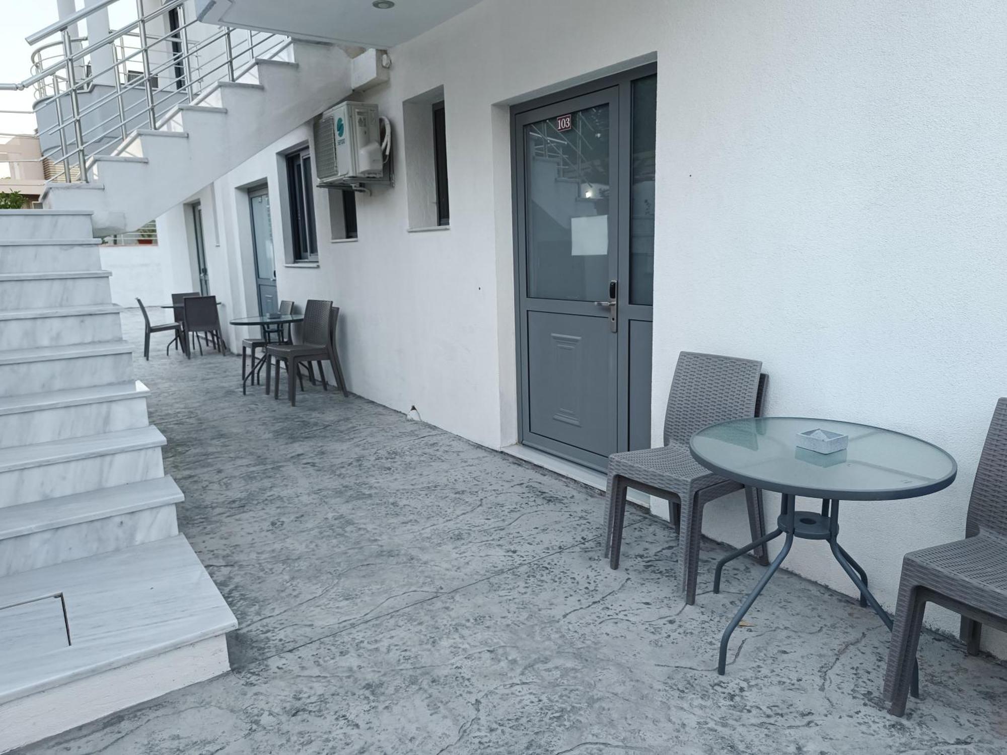 Sun Day Apartments Free Airport Shuttle Artemida  Oda fotoğraf